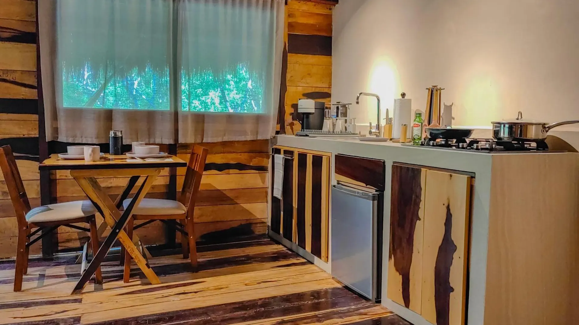 Camping Hotel Treehouse Tulum H2Ojos